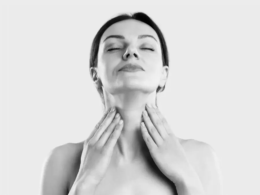 Peau du visage et du cou, grain de peau lisse